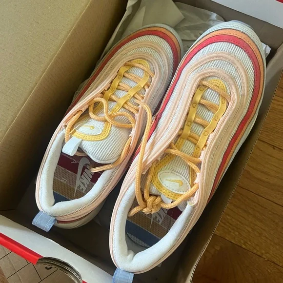 Nike AirMax 97 - Picture 2 of 4
